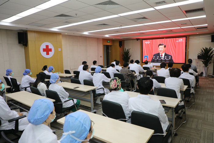 我院组织集中收看党的二十大开幕会.JPG