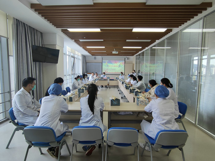 心系学生、聆听心声——我院举行实习生座谈会.jpg