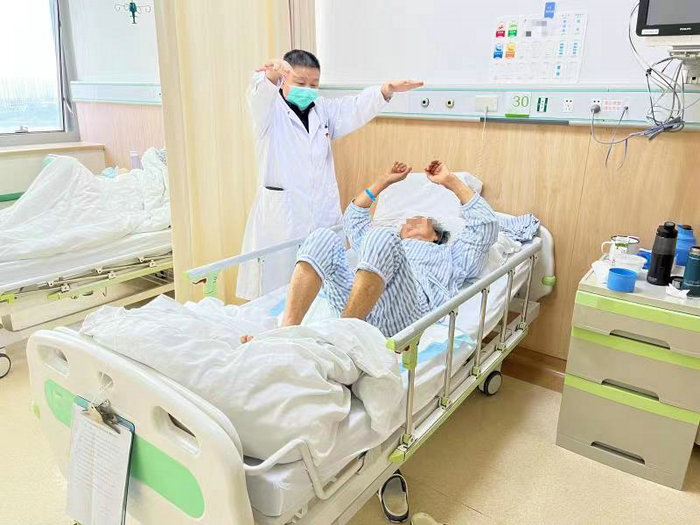 及时溶栓，91岁老人与瘫痪“擦肩而过”.jpg