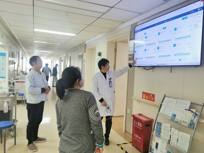 糖尿病患者有了“新帮手” 我院大力开展新型血糖监测系统 .jpg