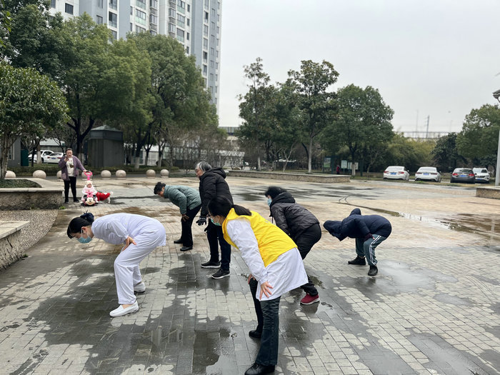 践行“四敢”精神，第一党支部义诊活动走进浒墅人家4.jpg