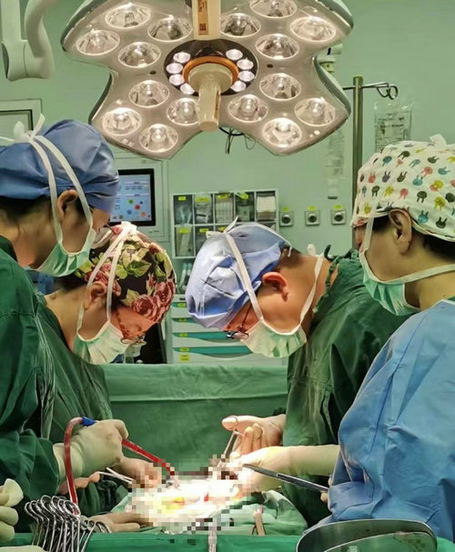 肢体偏瘫又患上子宫内膜癌 多学科协作助她度过难关.jpg