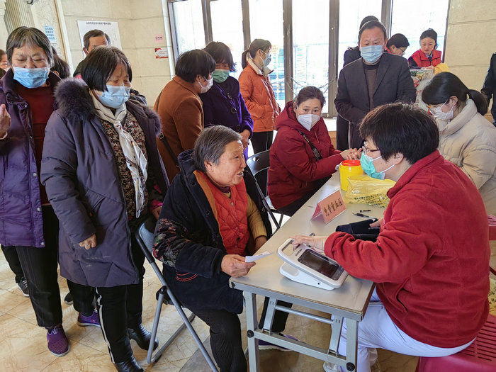 “党建引领 医社共建”我院两场义诊同时走进山湖湾与彭山社区_0001.jpg