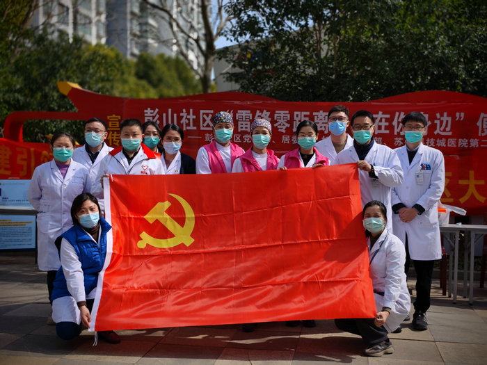 “党建引领 医社共建”我院两场义诊同时走进山湖湾与彭山社区.jpg
