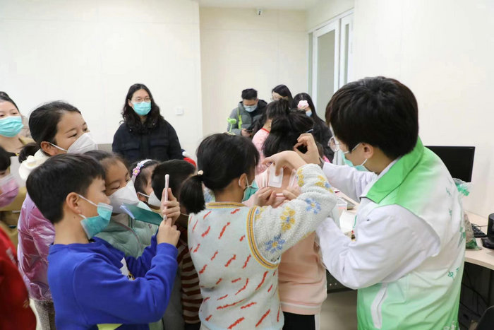 新华日报（交汇点）：苏州高新区团委启动“小青新成长学院” 医学科普课程受点赞.jpg