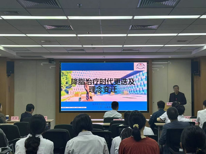 南大苏州医院举办老年心血管疾病7777南大苏州医院举办老年心血管疾病.jpg