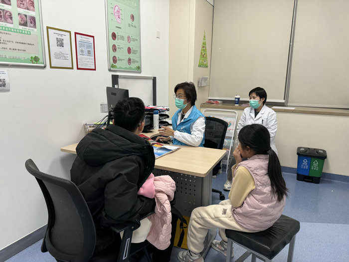 党建引领 医路先锋 我院开展儿童生长发育义诊活动.jpg