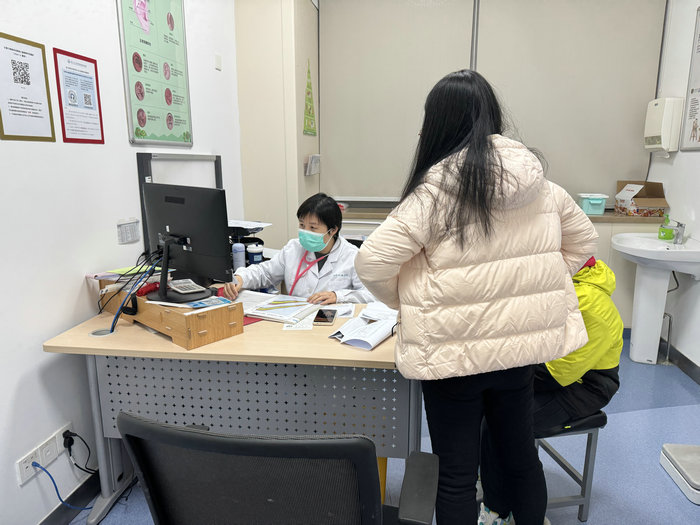 党建引领 医路先锋 我院开展儿童生长发育义诊活动2.jpg