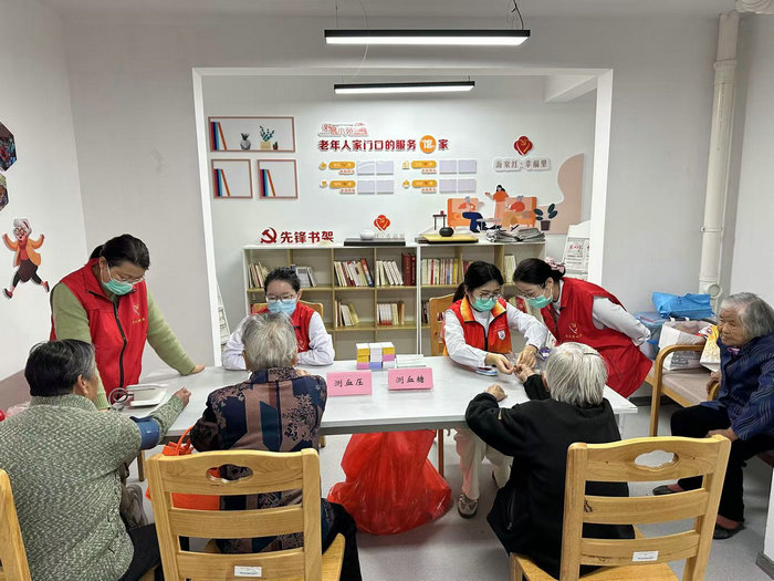 党建引领志愿同行 南大苏州医院暖心服务提质增效.jpg