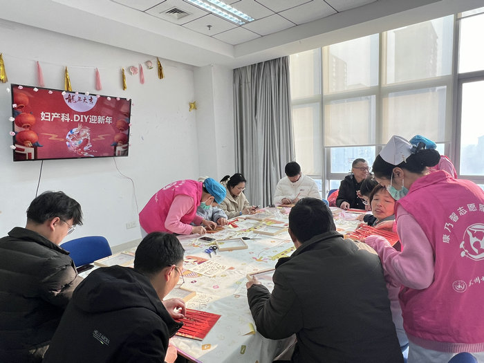 竹编画DIY，我院孕医携手过除夕迎新春.jpg