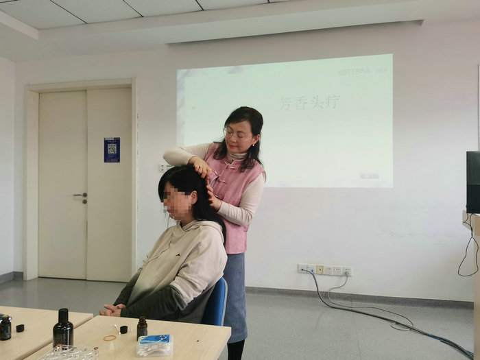 传递安宁疗护新理念 我院举办“芳香疗法 宁馨相伴”活动2.jpg