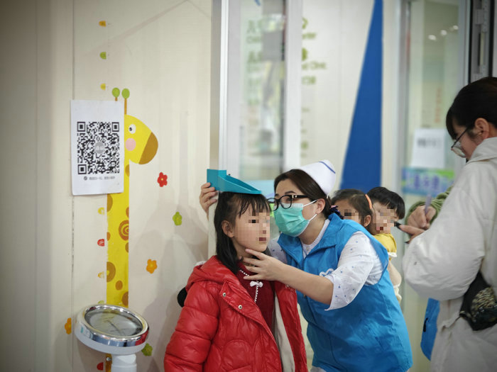 我院开展骨龄仪义诊暨医学体验活动3.jpg