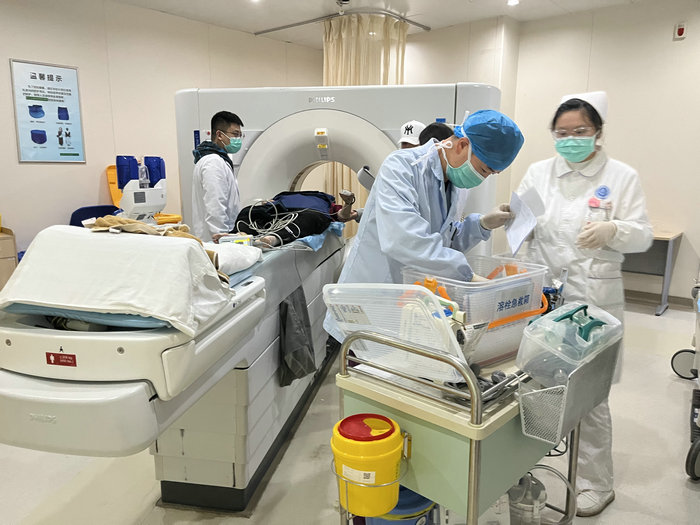 卒中急救再提速 17分钟完成溶栓治疗.jpg