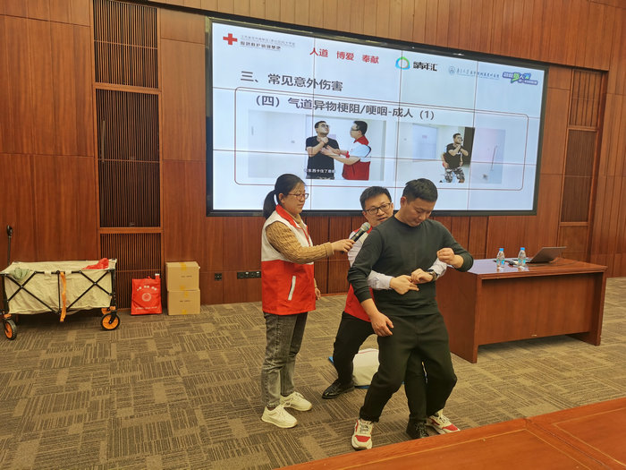 我院为全区托幼托育机构开展初级救护培训2.jpg