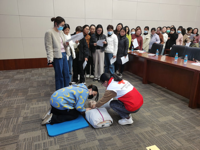 我院为全区托幼托育机构开展初级救护培训3.jpg