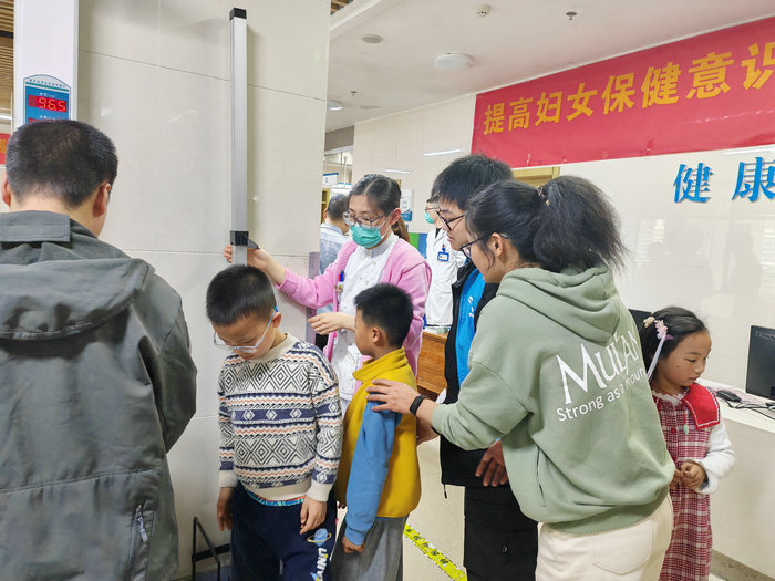 儿童生长发育义诊活动走进科技城社区卫生服务中心2.jpg