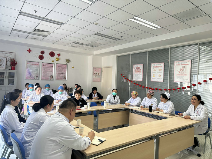 南京鼓楼医院产科戴毅敏主任来院指导交流 (1).jpg