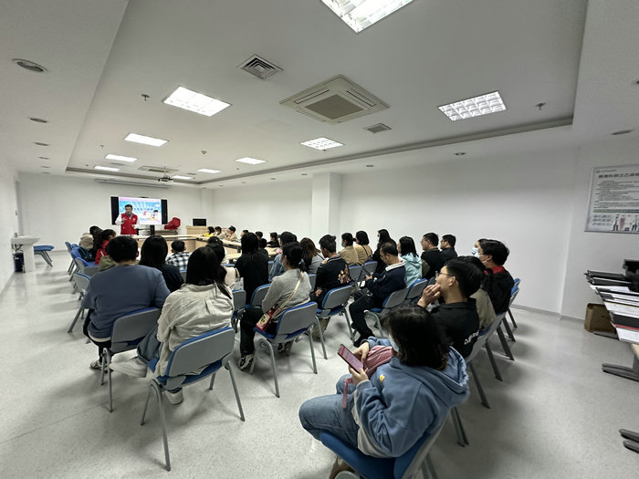 我院举办全国肿瘤周之“显微镜下的医学世界”活动2.jpg