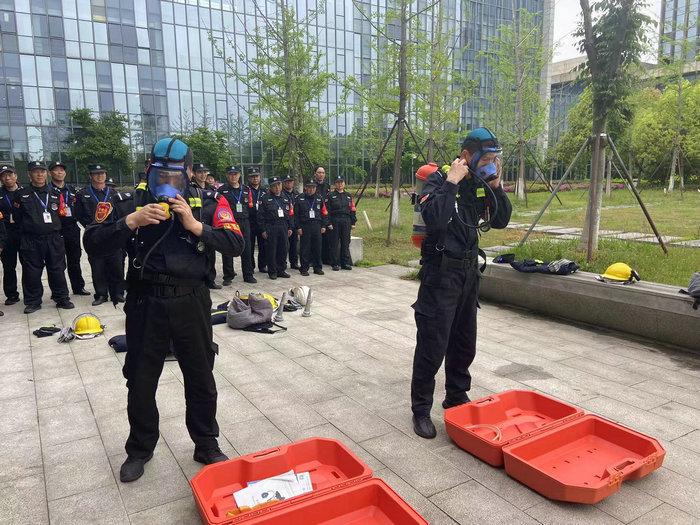强素质，展作风——我院开展第三届安保技能比武竞赛 (2).jpg