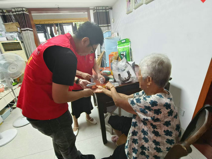 传承弘扬英烈精神 我院用心用情关爱烈属2.jpg