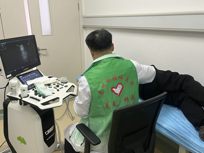 我院泌尿外科成功举办新年健康义诊活动2.jpg