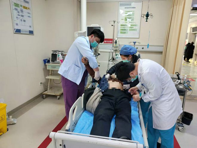 8分钟！南大苏州医院再次刷新静脉溶栓DNT纪录.jpg