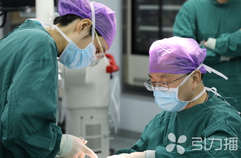 苏州日报社·引力播：全省首例！半规管阻塞+人工耳蜗植入治疗梅尼埃病