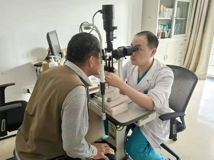 争分夺秒护光明 我院成功抢救“眼中风”患者.jpg 争分夺秒护光明 我院成功抢救“眼中风”患者.jpg