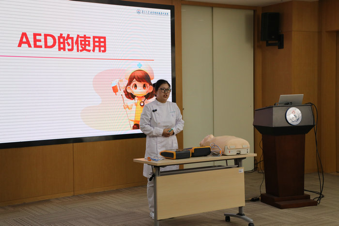 多形式科普健康及救护知识,我院举办2025年健康科普路演暨救护技能竞赛3.jpg 多形式科普健康及救护知识,我院举办2025年健康科普路演暨救护技能竞赛3.jpg