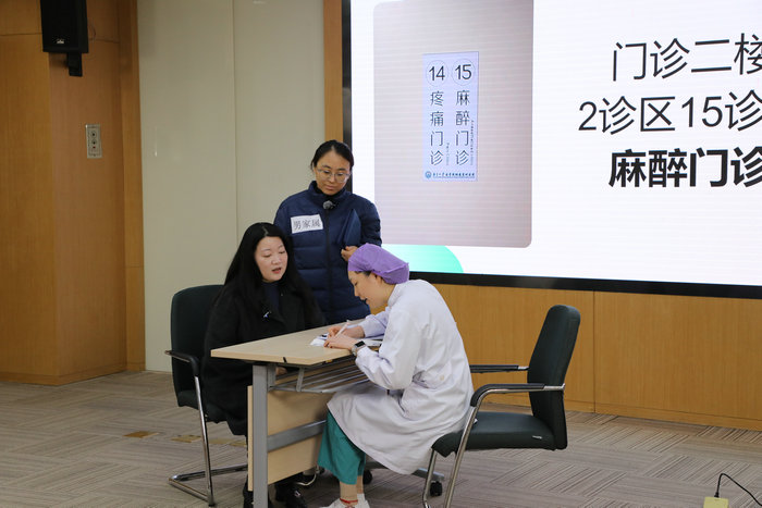 多形式科普健康及救护知识,我院举办2025年健康科普路演暨救护技能竞赛2.jpg 多形式科普健康及救护知识,我院举办2025年健康科普路演暨救护技能竞赛2.jpg