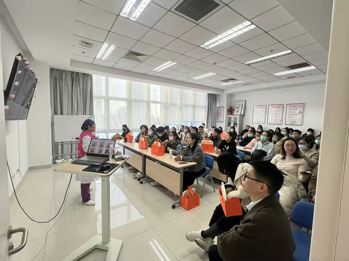 好孕伴新年 守护暖寒冬——我院举办产科健康关爱嘉年华活动 (1).jpg