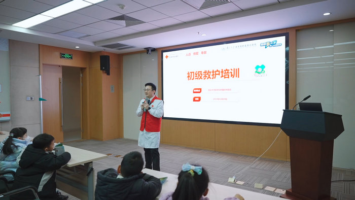 我院与龙景社区党建共建 全方位护航居民健康5.jpg