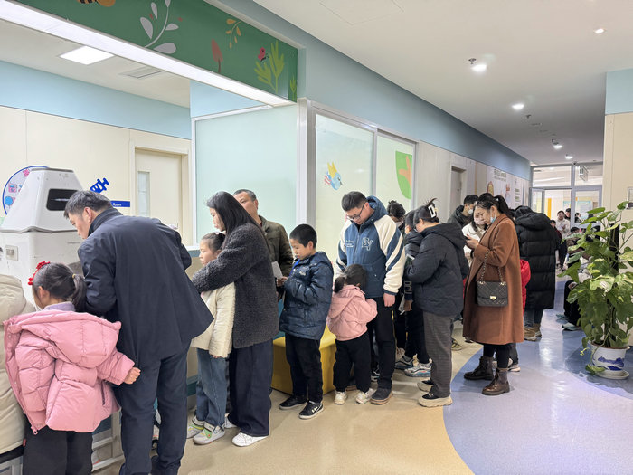 我院开展开学季骨龄仪生长发育义诊活动3.jpg