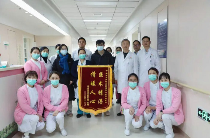 暖心走访，点赞连连，院领导慰问暖心走访，点赞连连，院领导慰问春节值班医务人员3暖心走访，点赞连连，院领导慰问.jpg