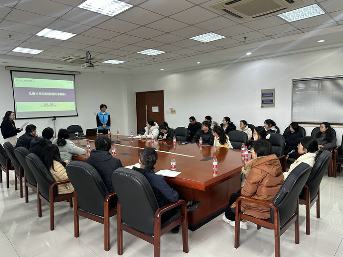 儿童生长发育诊疗中心科普讲座走进苏州医工所.jpg