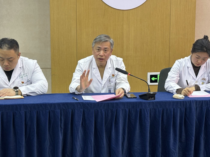 我院第六党支部召开2024年度组织生活会暨民主评议党员会议2.jpg