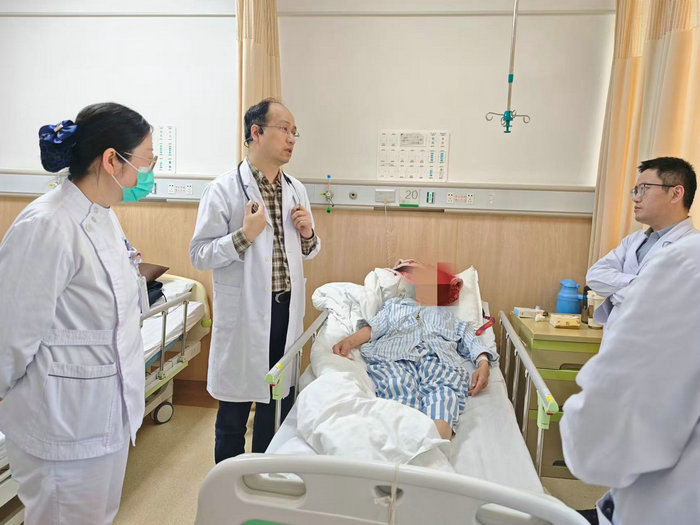 我院成功完成复杂心脏手术2.jpg