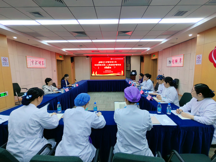 “精准把脉 提质增效”我院开展三乙创建护理专项指导2.jpg