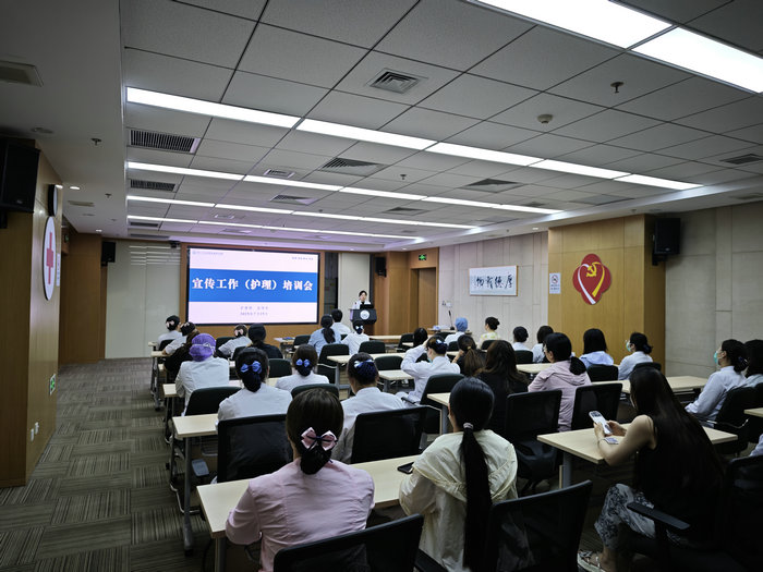 我院开展护理宣传员专项培训 助力医院品牌建设.jpg