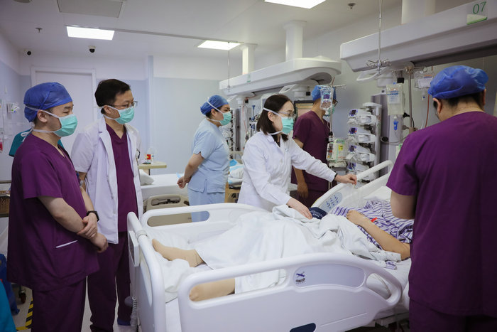 年轻小伙擅自停胰岛素，甘油三酯“爆表”敲响健康警钟.jpg