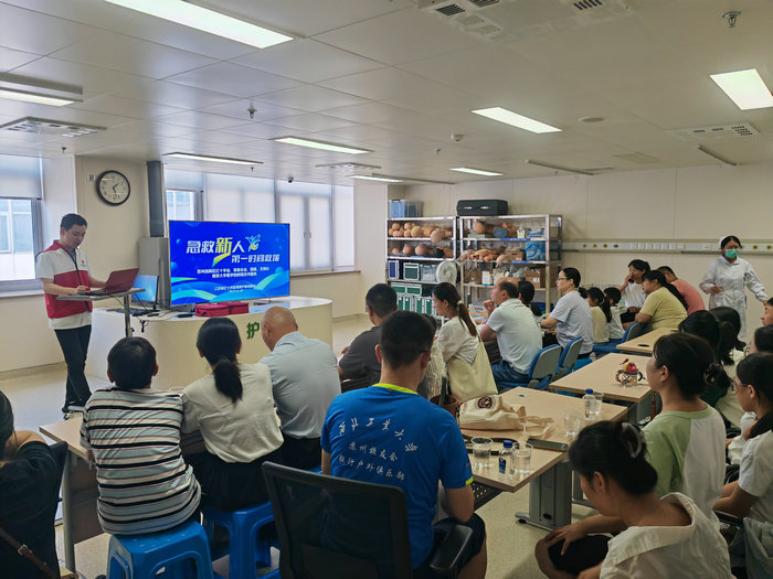 我院举办红十字基地6月度系列开放活动.jpg
