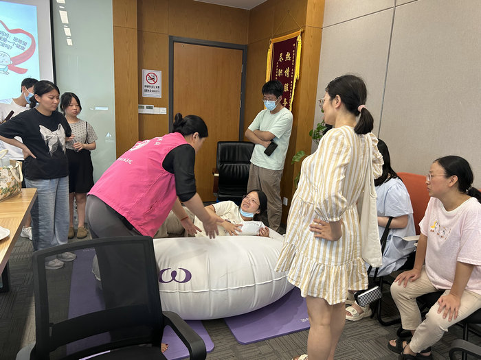 “医社携手·安心孕育”我院走进通安社区开展孕期健康课堂3.jpg