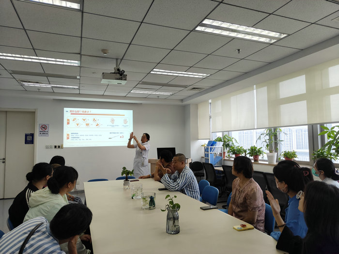 我院举办糖尿病知识讲座，为“糖友”筑牢双重控糖堡垒.jpg