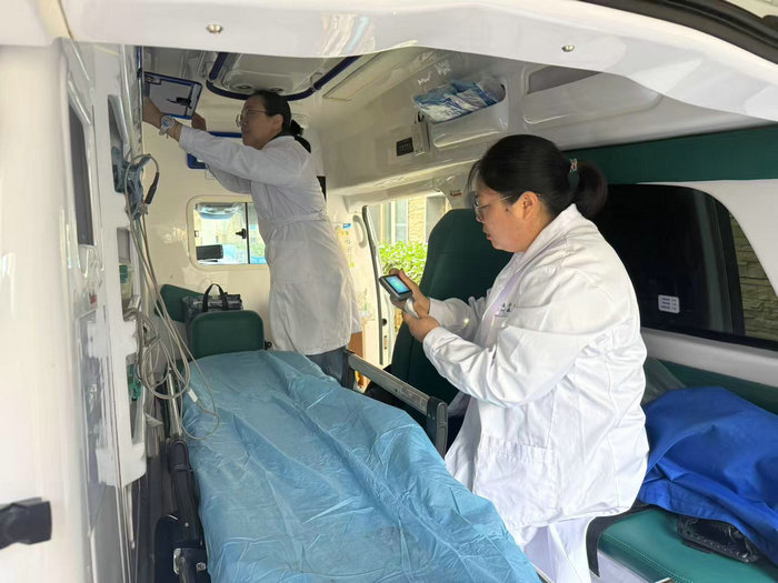 我院开展院前急救护理队伍专项检查，筑牢生命健康“第一道防线”3.jpg