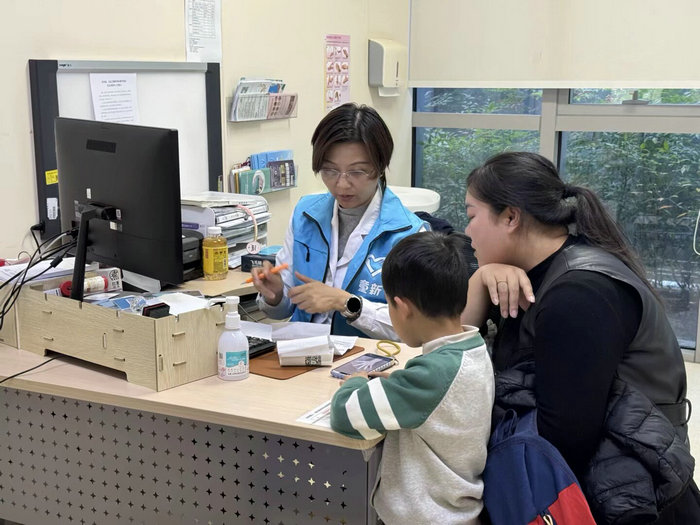 庆元旦护成长 我院举办骨龄仪生长发育义诊2.jpg