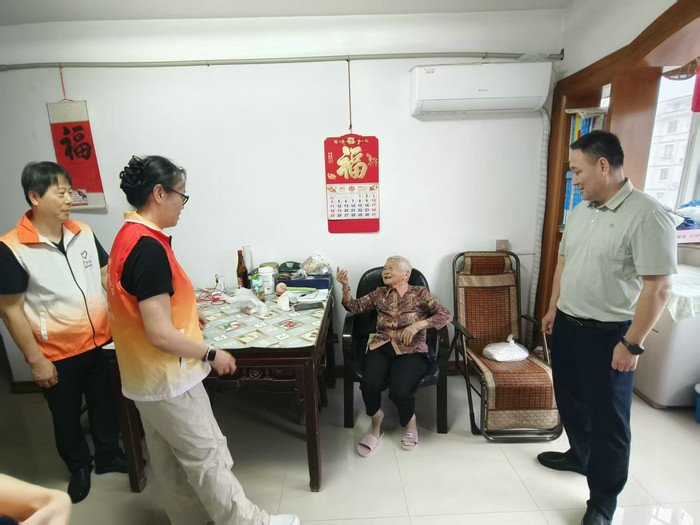 情系烈属 我院联合开展上门健康关怀服务2.jpg 情系烈属 我院联合开展上门健康关怀服务2.jpg