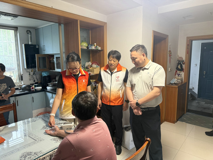 情系烈属 我院联合开展上门健康关怀服务.jpg 情系烈属 我院联合开展上门健康关怀服务.jpg