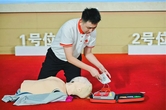 我院救护师资在全省应急救护技能竞赛中斩获第二名.jpg 我院救护师资在全省应急救护技能竞赛中斩获第二名.jpg
