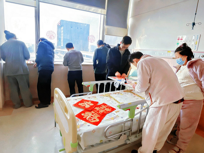 我院妇产科开展“金马迎春·福印心间”非遗拓印迎新活动.jpg 我院妇产科开展“金马迎春·福印心间”非遗拓印迎新活动.jpg