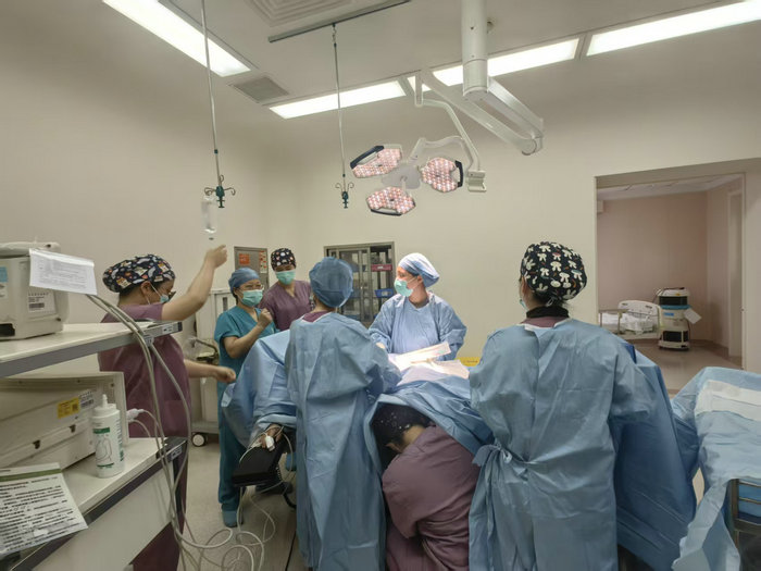 以练备战 多学科同心护航母婴平安——我院产科开展脐带脱垂应急演练2.jpg 以练备战 多学科同心护航母婴平安——我院产科开展脐带脱垂应急演练2.jpg